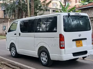 Toyota HiAce 2014 White