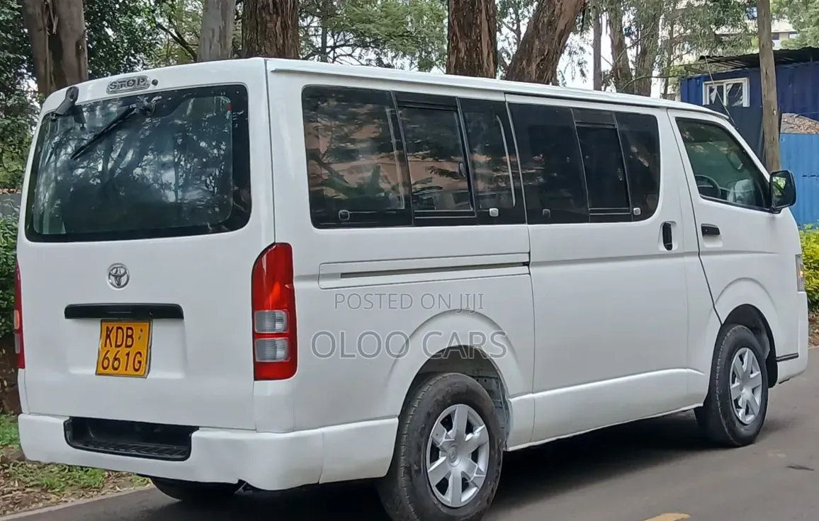 Toyota HiAce 2014 White