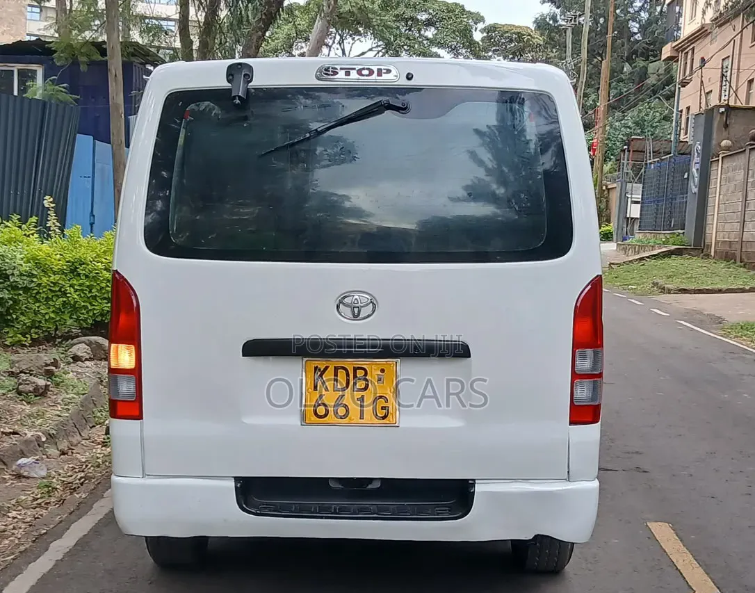 Toyota HiAce 2014 White