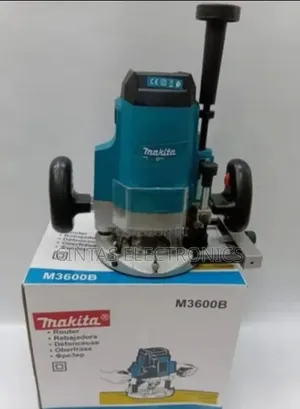 Makita M3600B Plunge Router