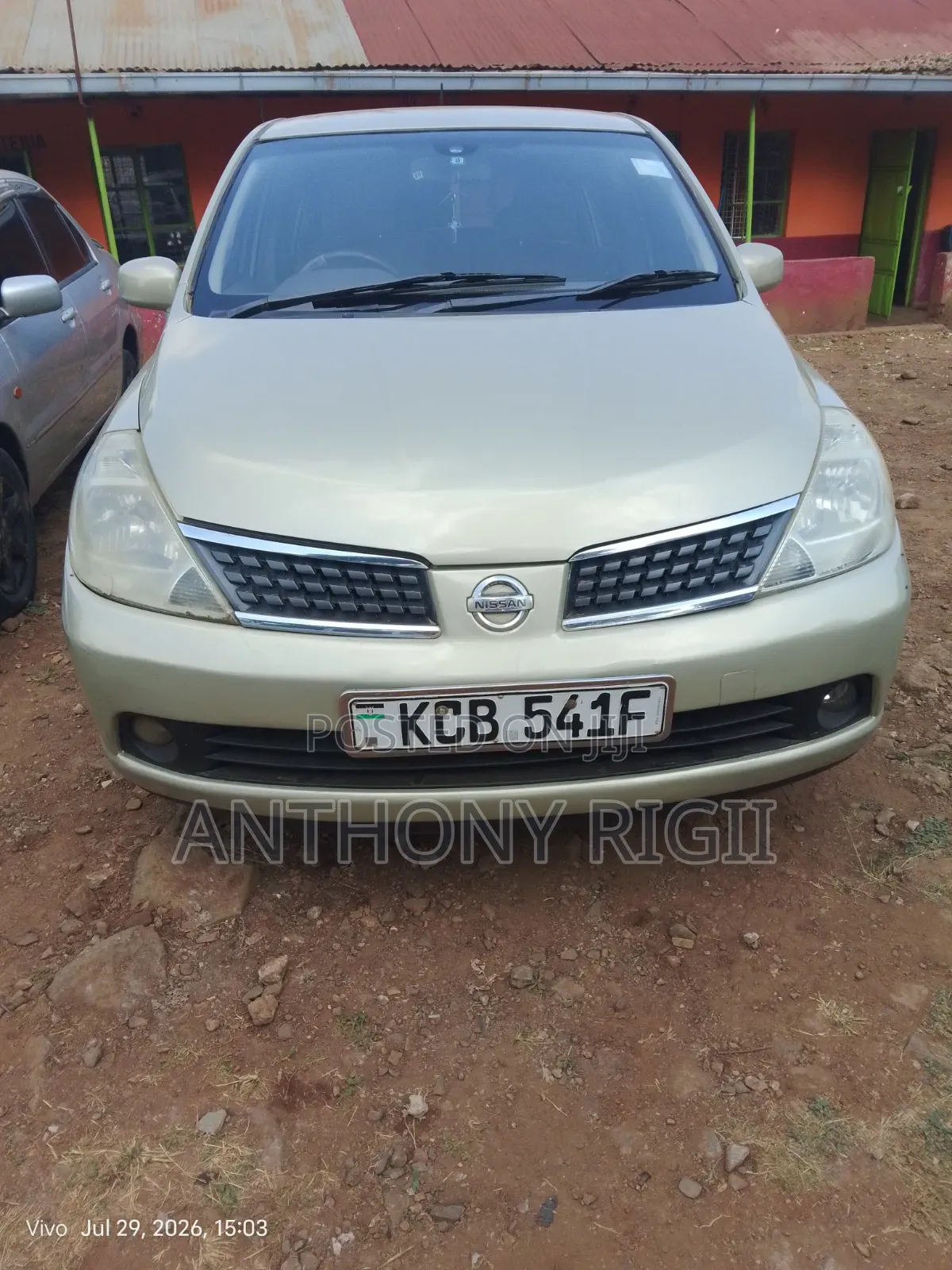 Nissan Tiida 2009 Gold