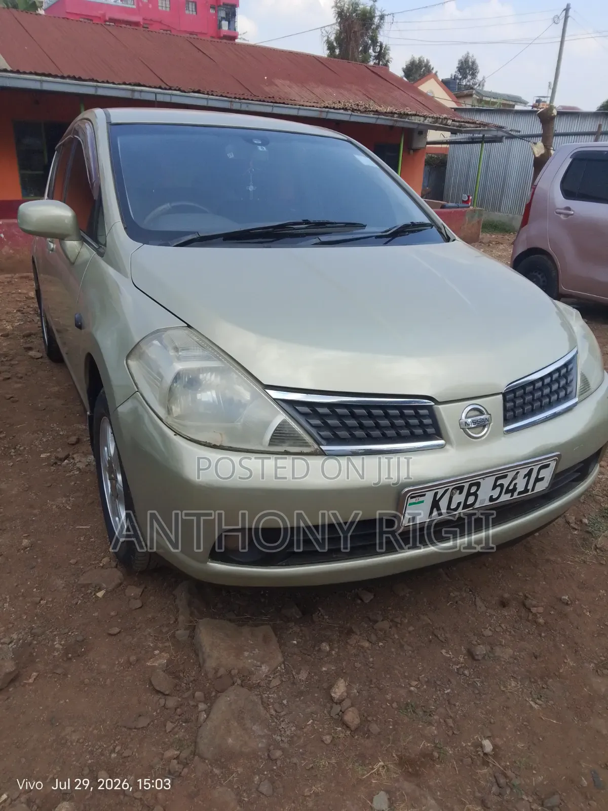 Nissan Tiida 2009 Gold