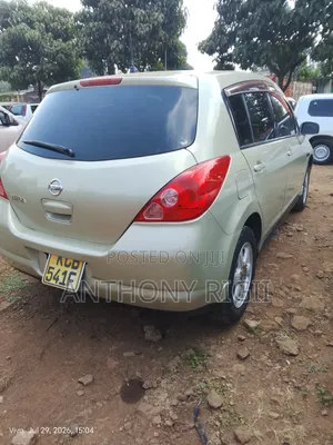 Nissan Tiida 2009 Gold
