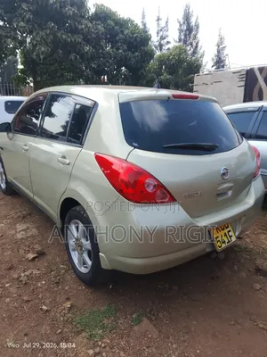 Nissan Tiida 2009 Gold