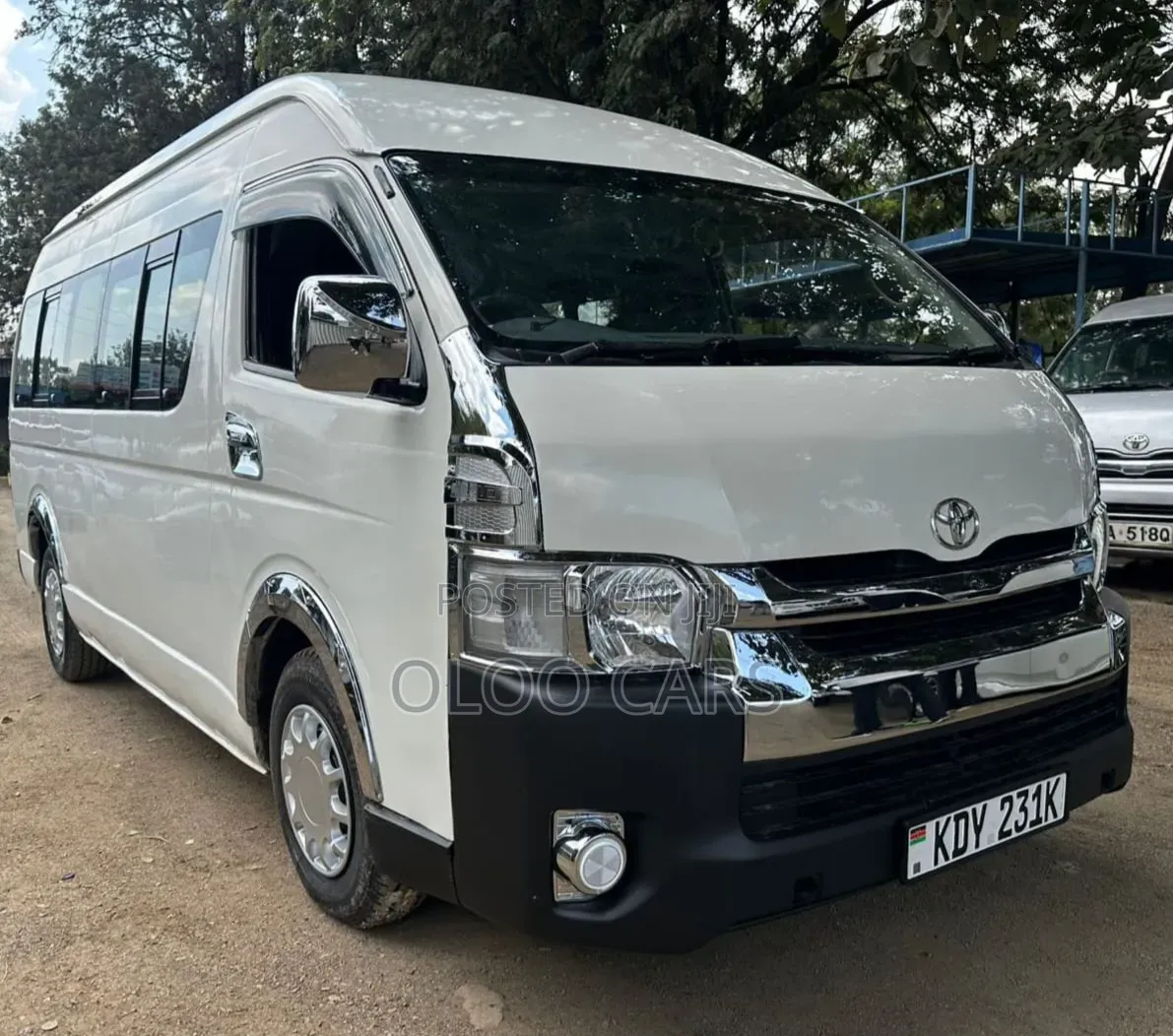 Toyota HiAce 2019 White