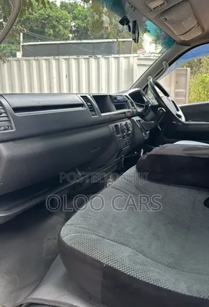 Toyota HiAce 2019 White