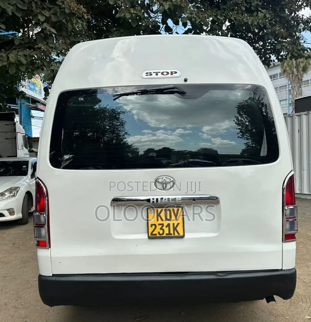 Toyota HiAce 2019 White