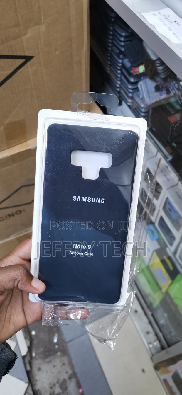 SGNote 9 Silicone Case. It Features a Sleek, Matte Black Finish - main view