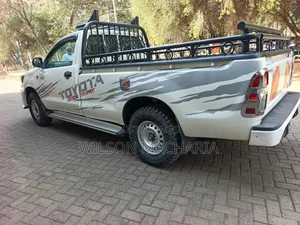 Toyota Hilux 2015 White