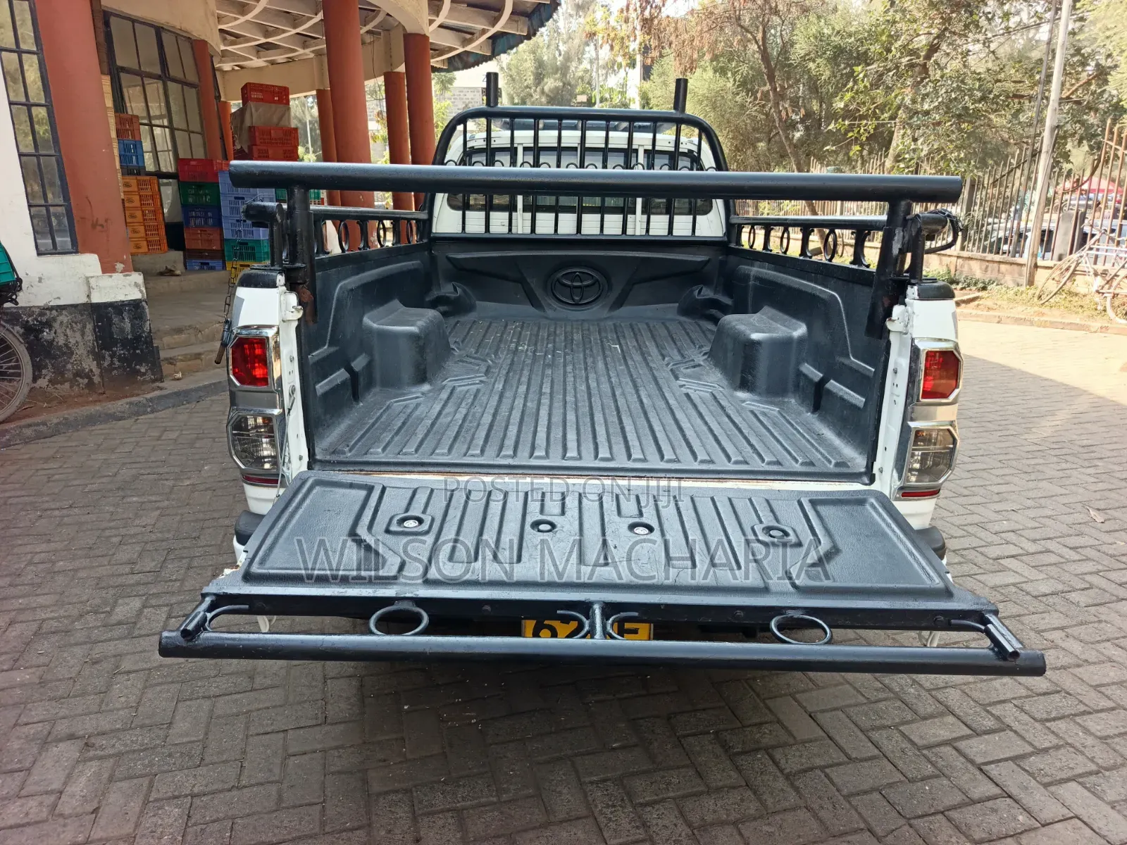 Toyota Hilux 2015 White