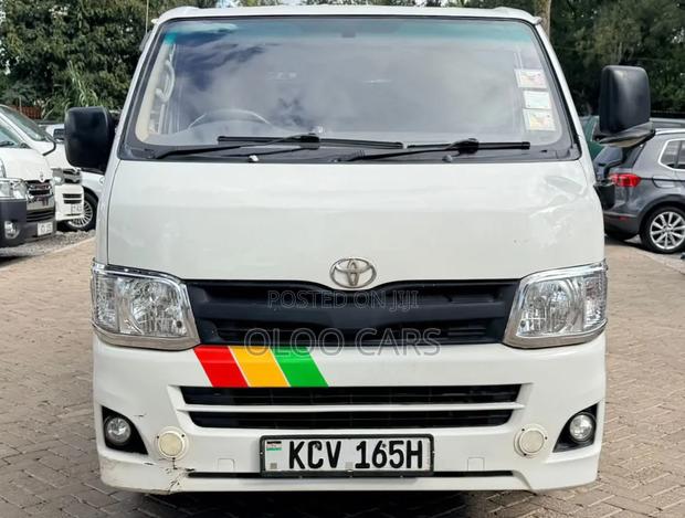 Toyota HiAce 2012 White