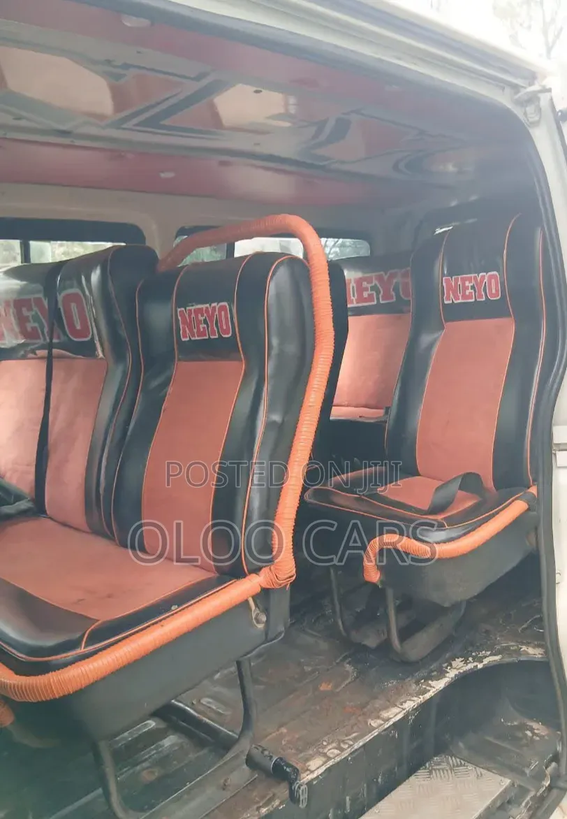 Toyota HiAce 2012 White