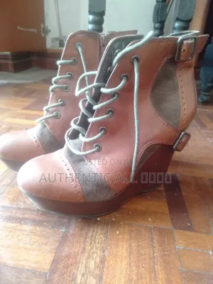 Feminine 2nd Hand Shoes