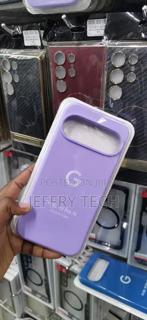 "PIXEL 10 Pro XL" With the Google 'G' Logo on the Back Case