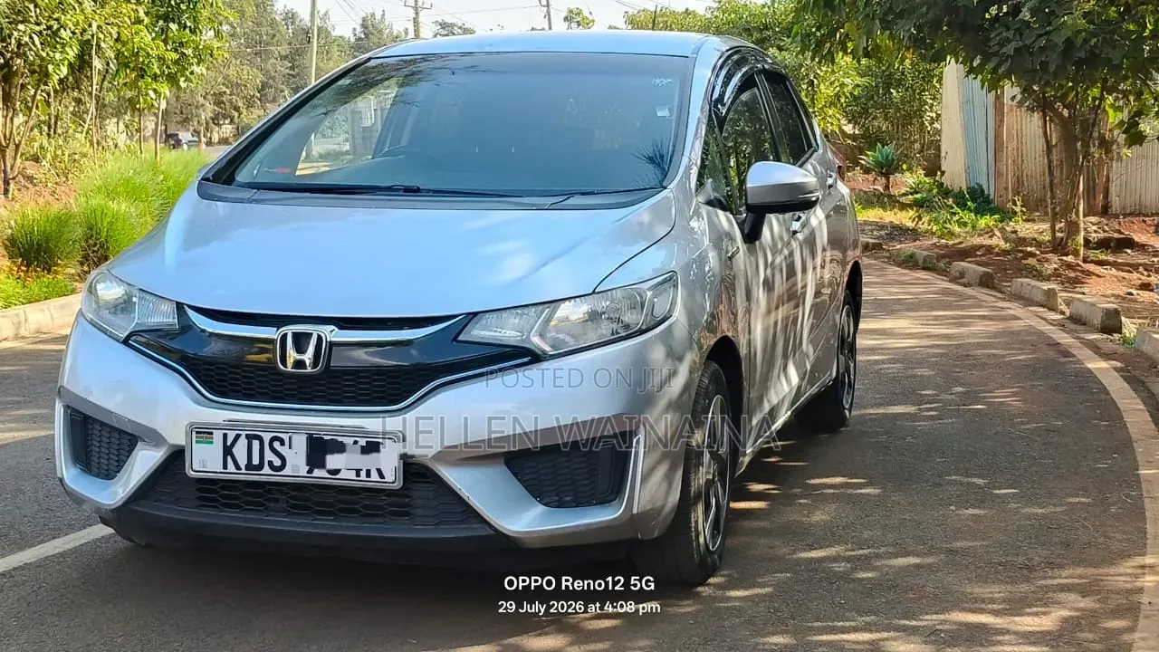 Honda Fit 2017 Silver
