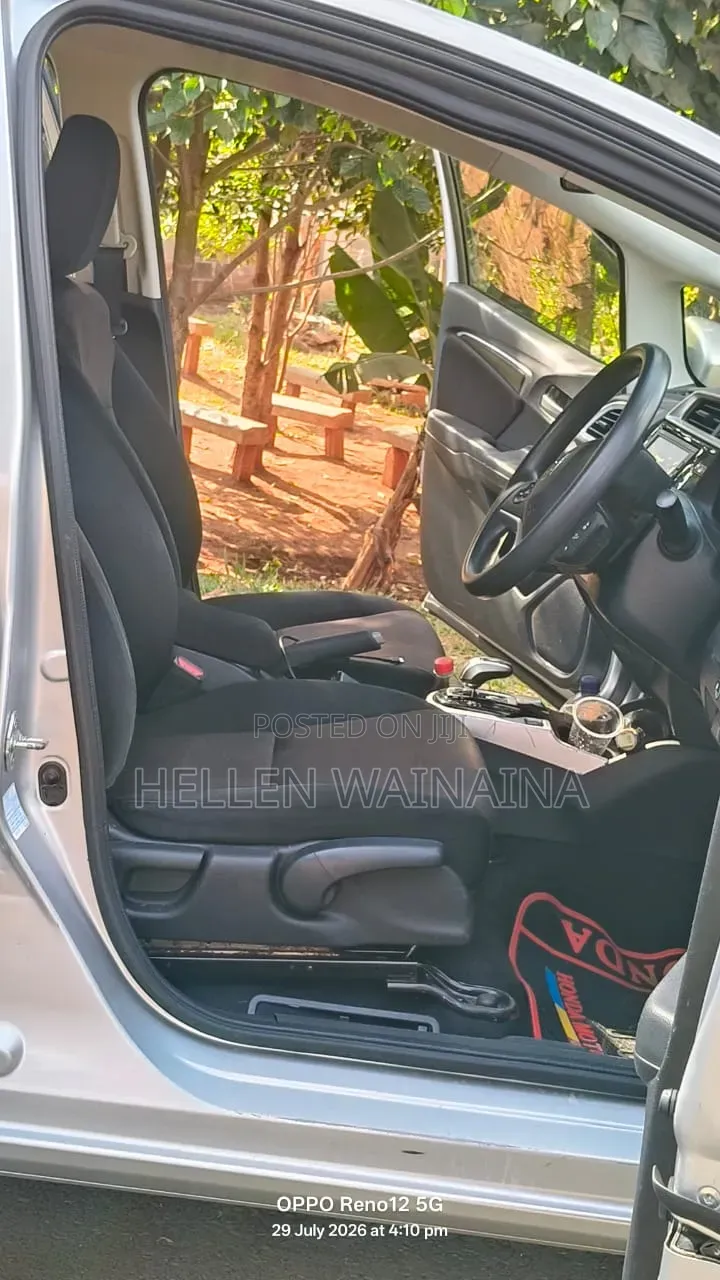 Honda Fit 2017 Silver