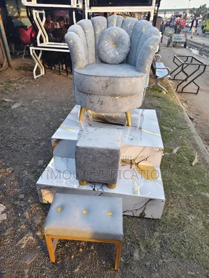 Salon Set of Platform Flowers Chair