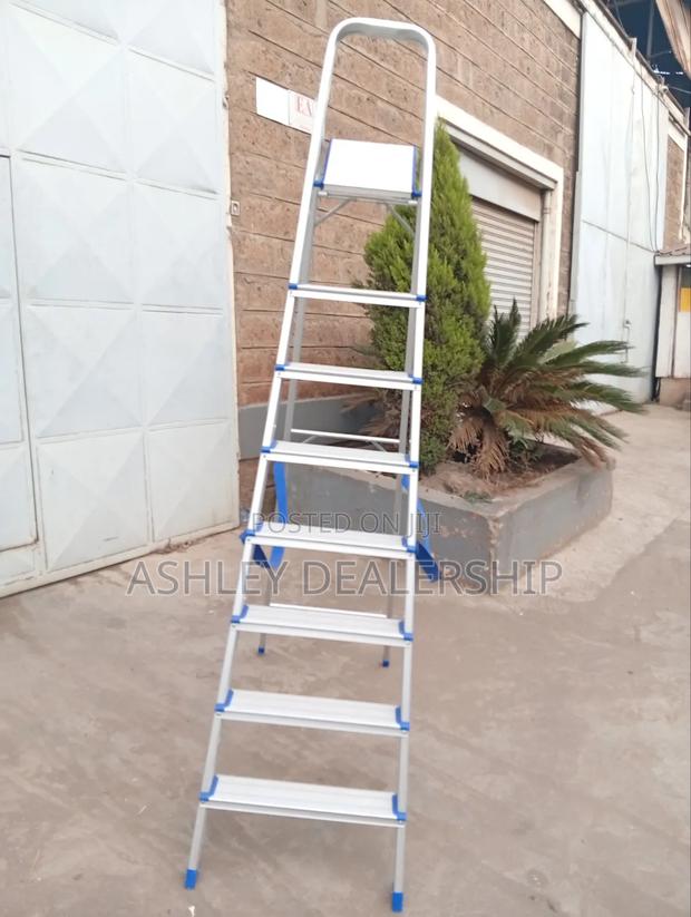 Aluminum 8 Step Ladder - thumbnail 2