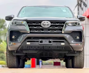 Toyota Fortuner 2.8 D AWD 2021 Gray