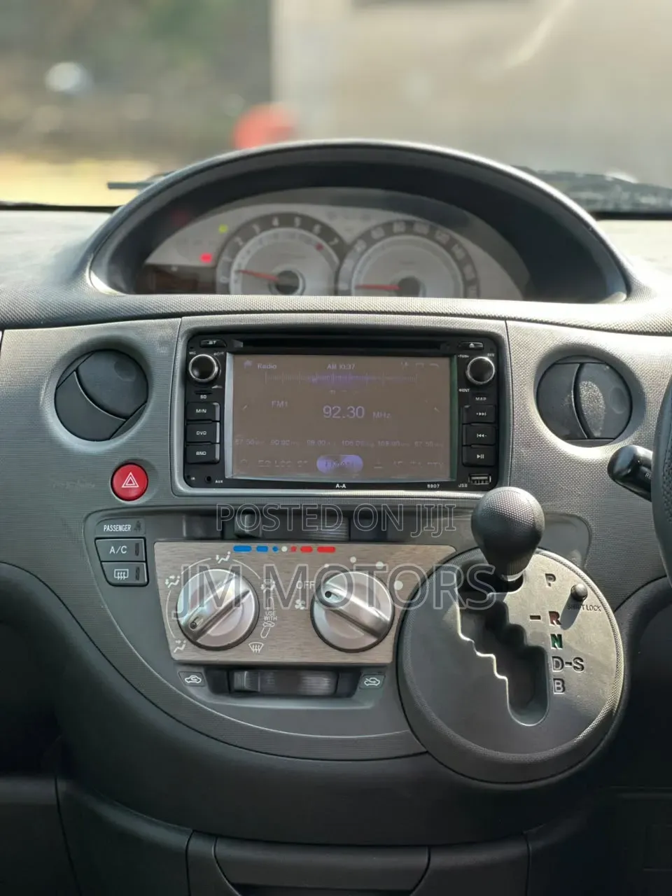 Toyota Sienta 2012 Purple
