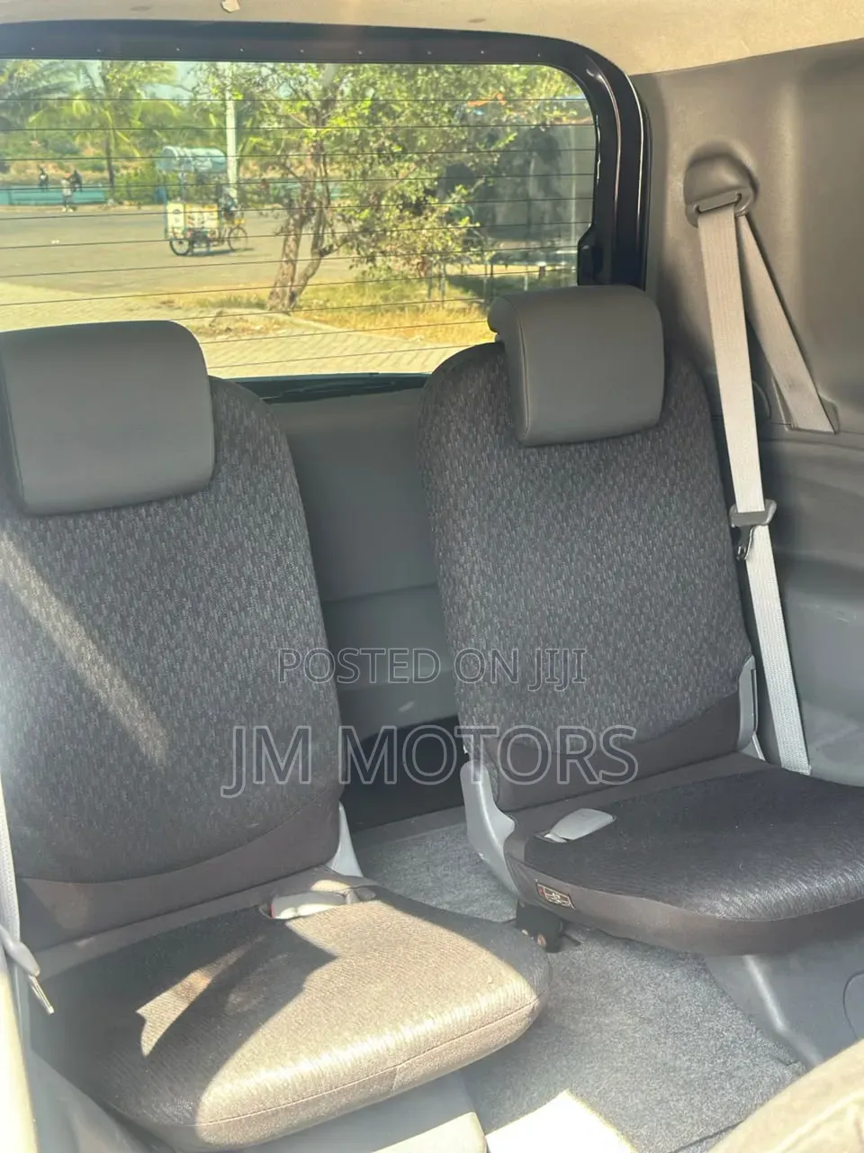Toyota Sienta 2012 Purple