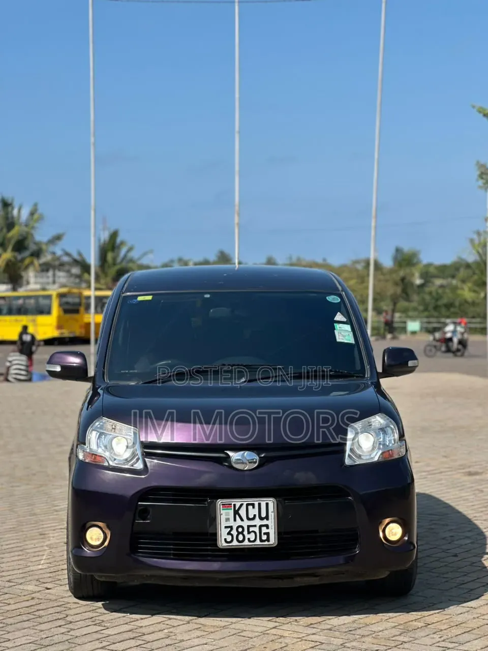 Toyota Sienta 2012 Purple