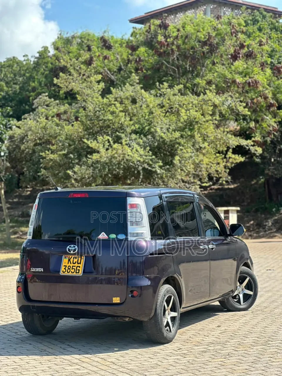 Toyota Sienta 2012 Purple