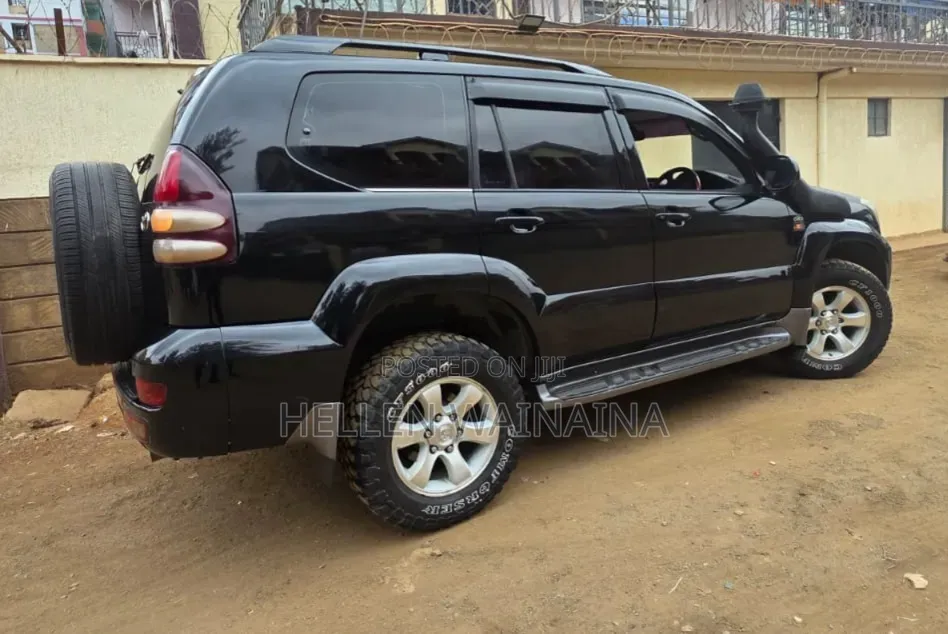 Toyota Land Cruiser Prado 2004 Black