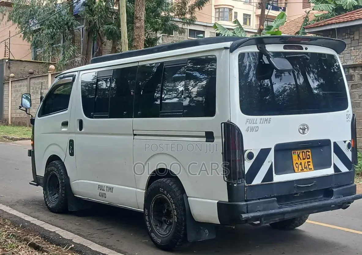 Toyota HiAce 2016 White
