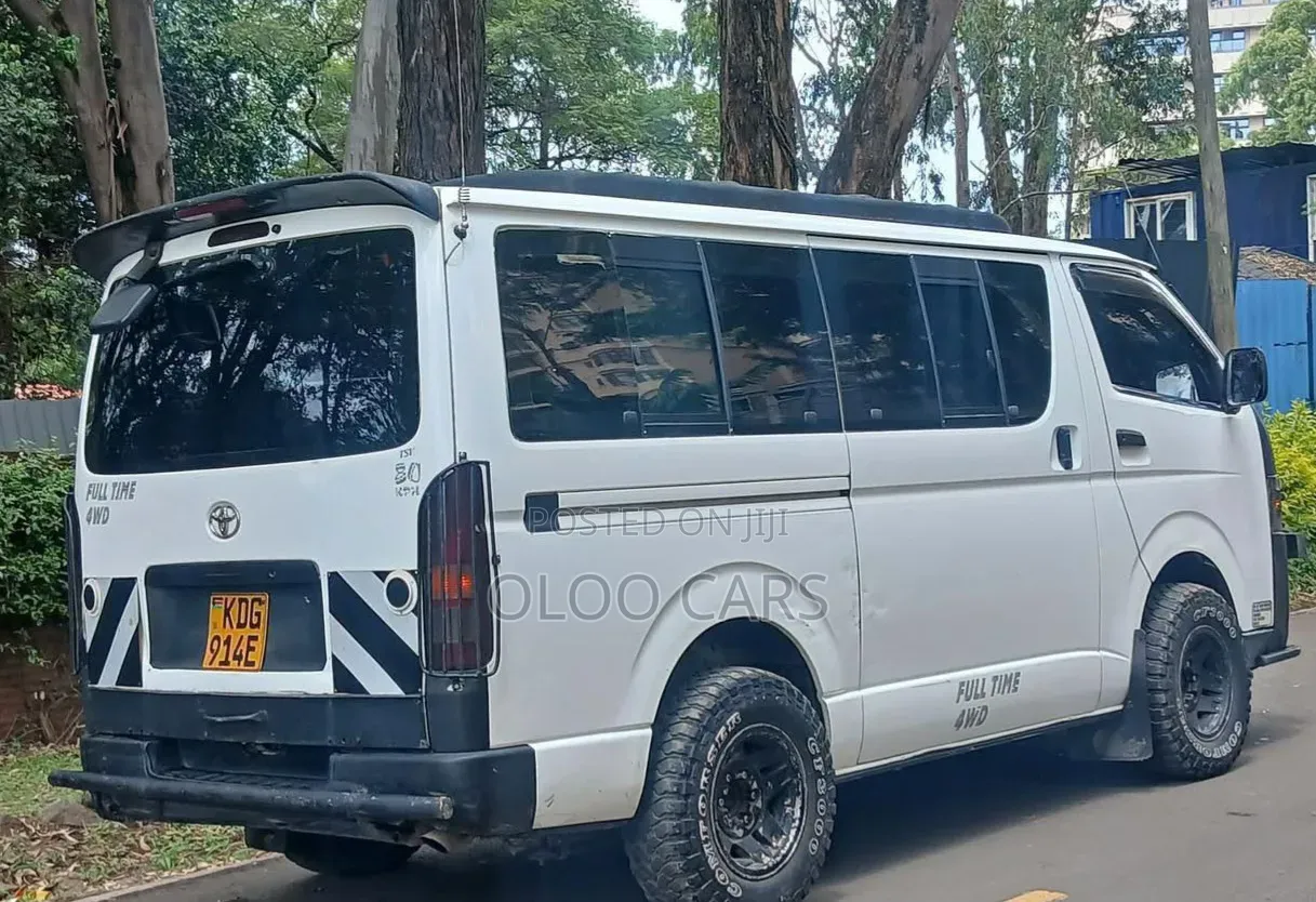 Toyota HiAce 2016 White