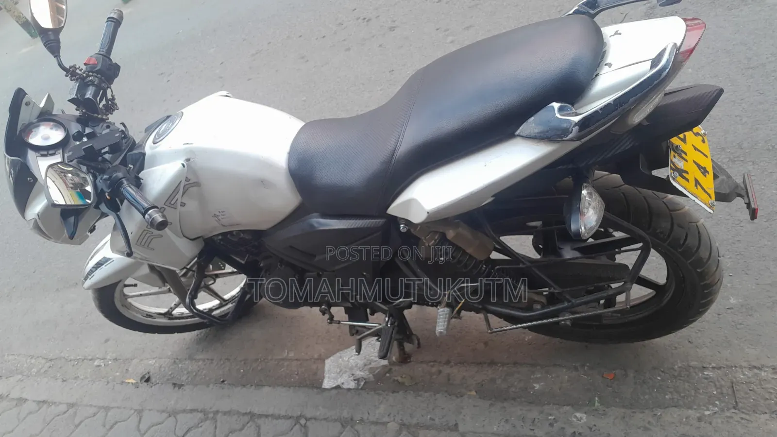 TVS Apache 180 RTR 2018 White