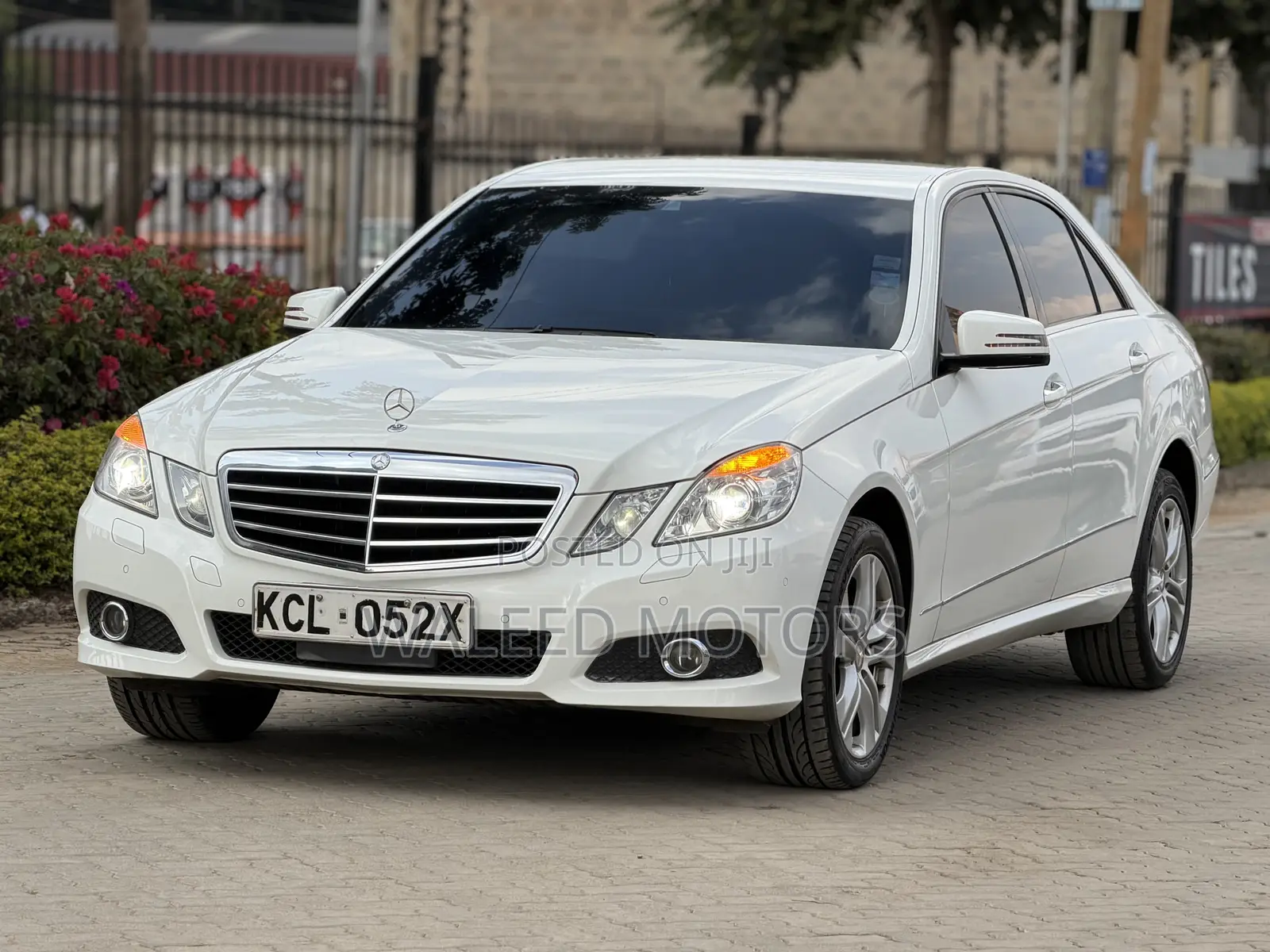 Mercedes-Benz E350 2010 Pearl