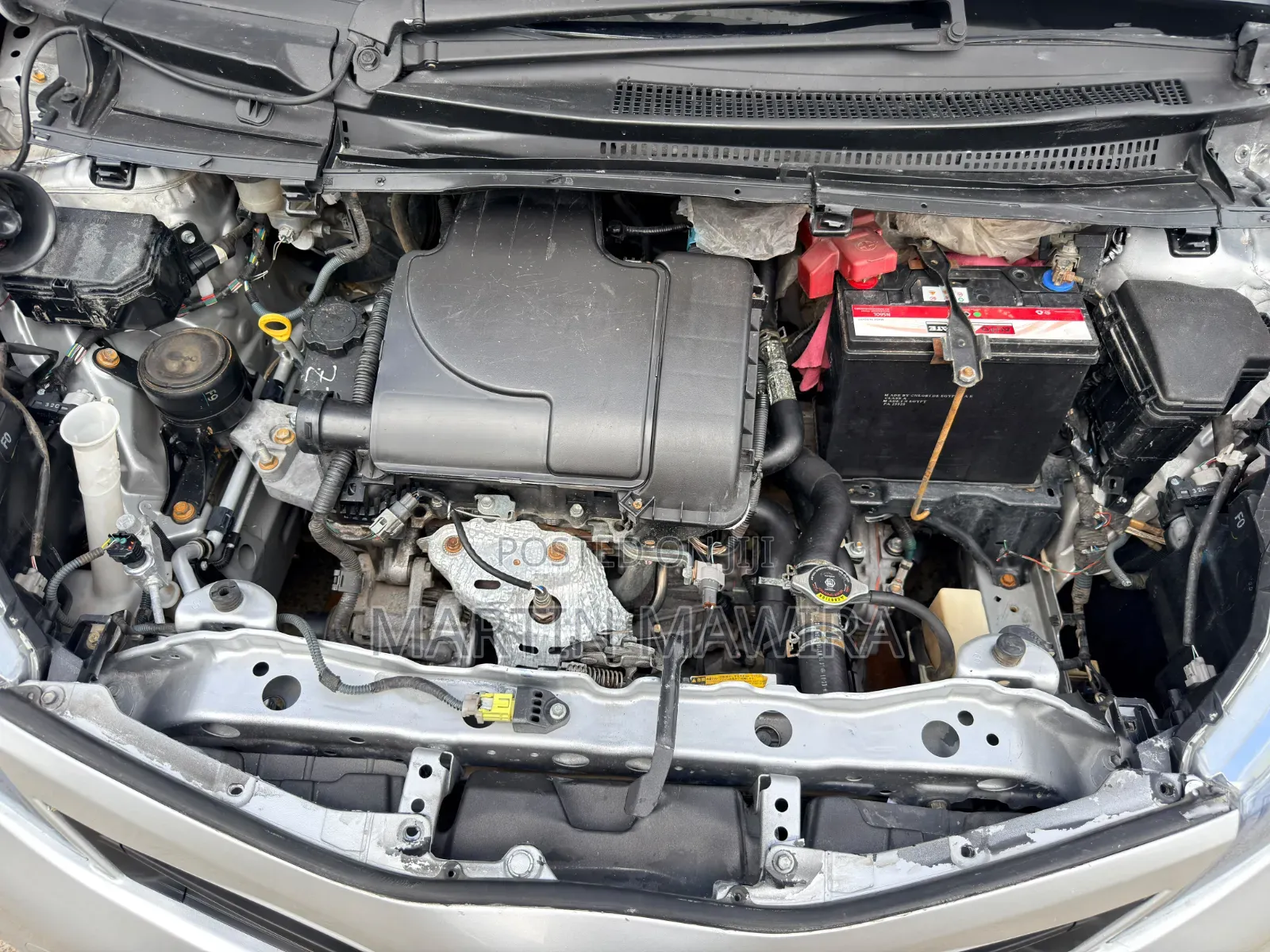 Toyota Vitz 2014 Silver