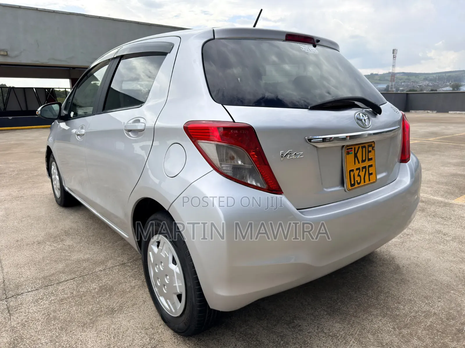 Toyota Vitz 2014 Silver