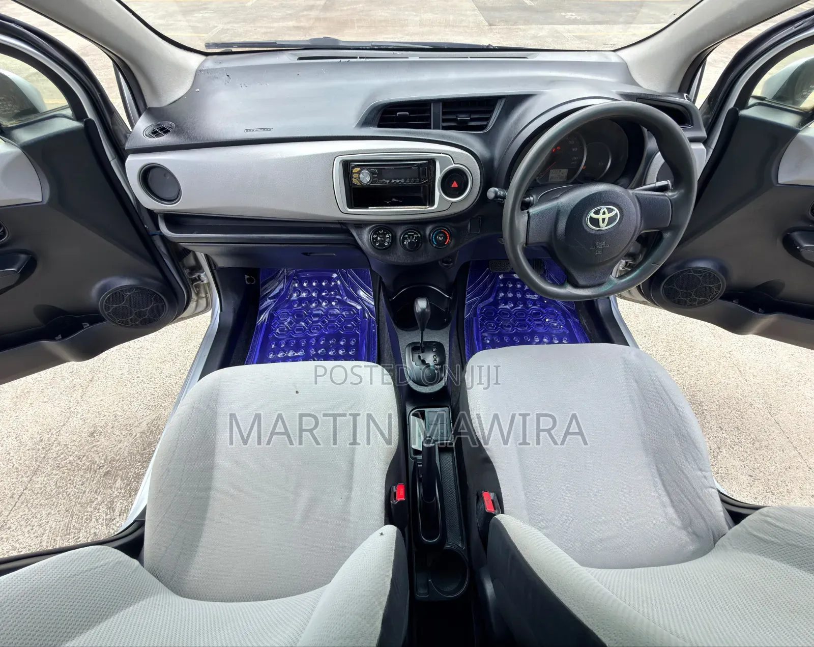 Toyota Vitz 2014 Silver