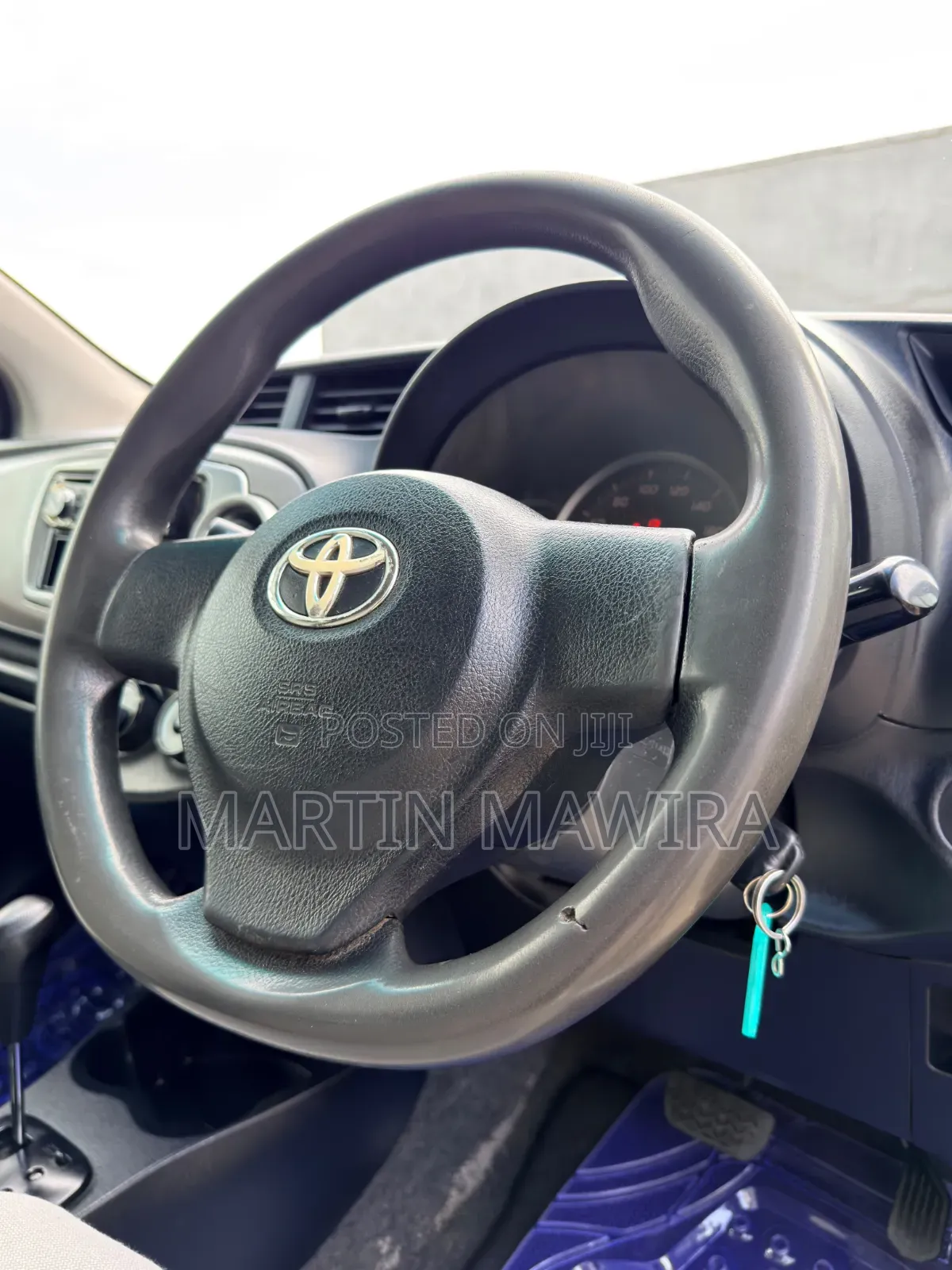 Toyota Vitz 2014 Silver