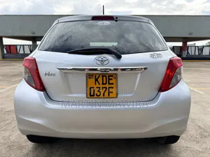 Toyota Vitz 2014 Silver