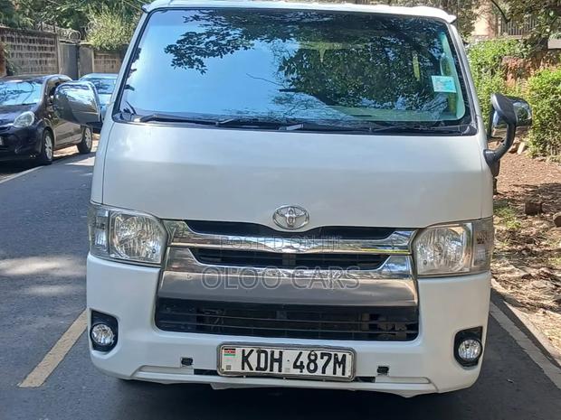 Toyota HiAce 2015 White