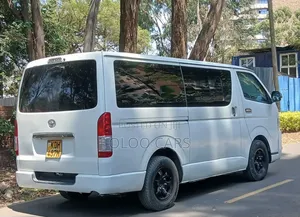 Toyota HiAce 2015 White