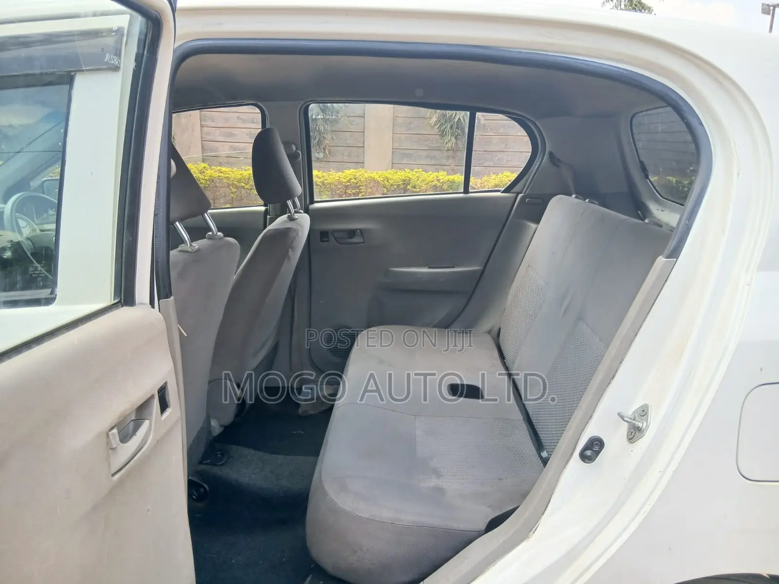 Daihatsu Mira 2014 White