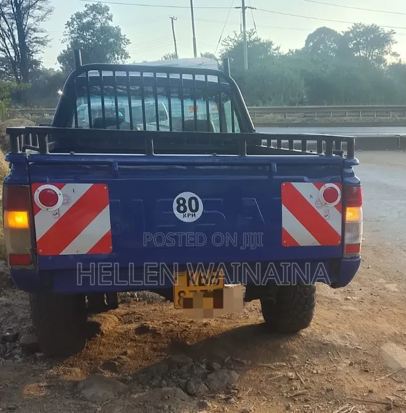 Nissan Hardbody 2003 Blue