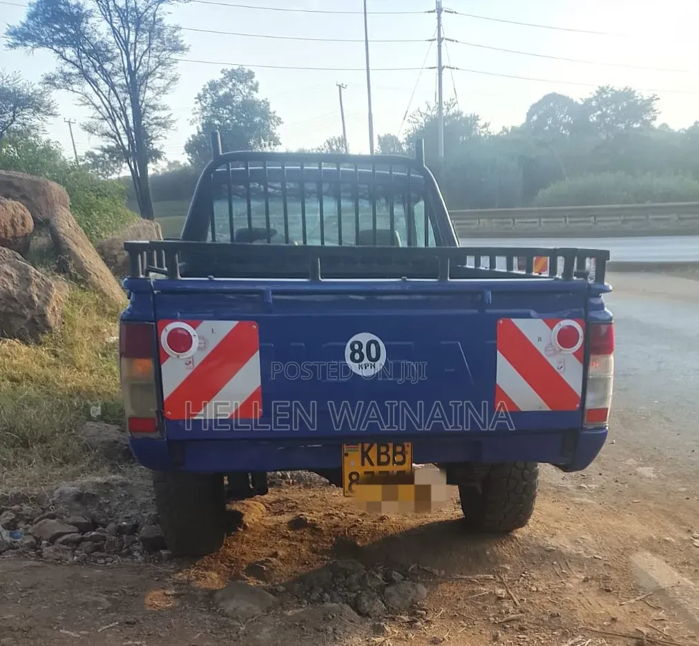 Nissan Hardbody 2003 Blue