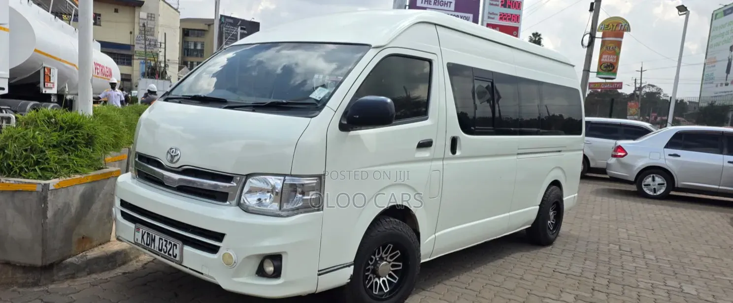 Toyota HiAce 2015 White