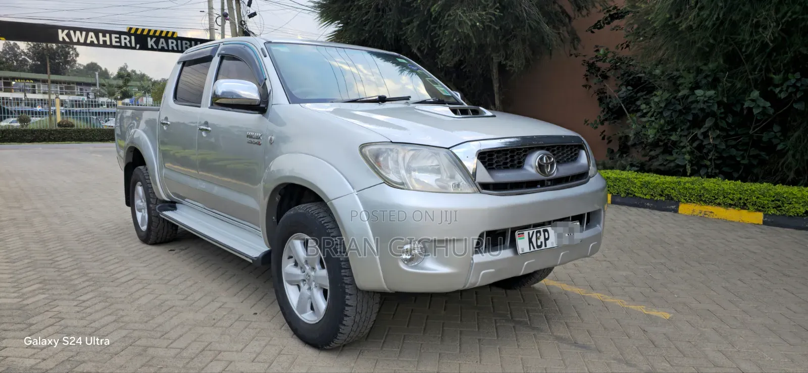 Toyota Hilux 2011 Silver