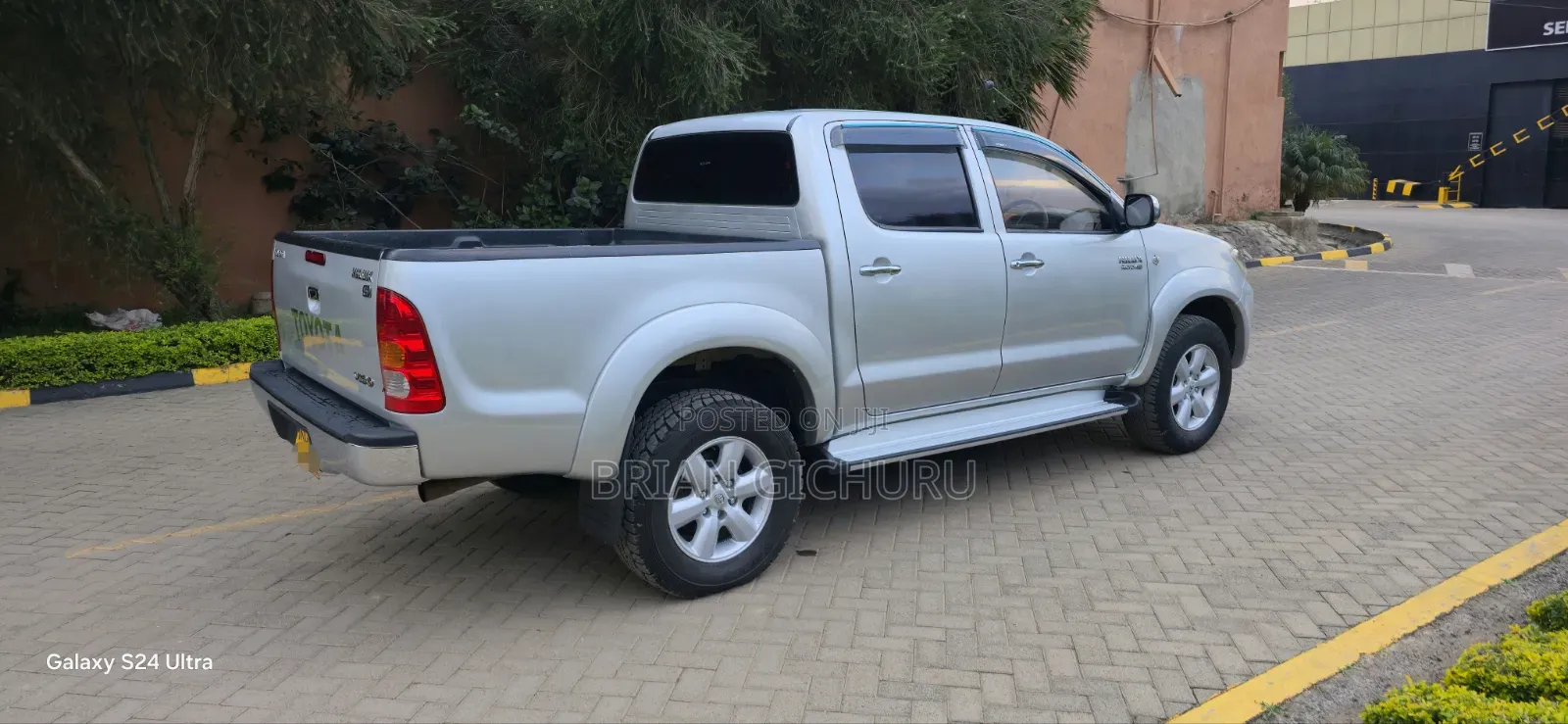 Toyota Hilux 2011 Silver