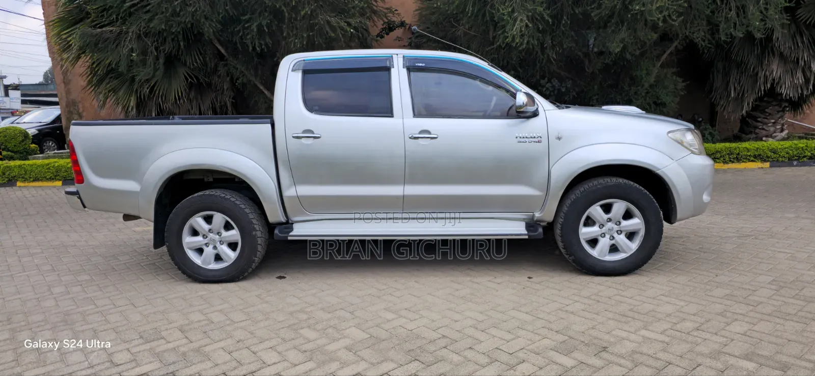 Toyota Hilux 2011 Silver