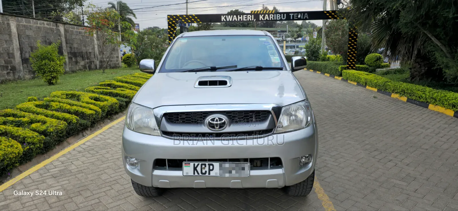 Toyota Hilux 2011 Silver