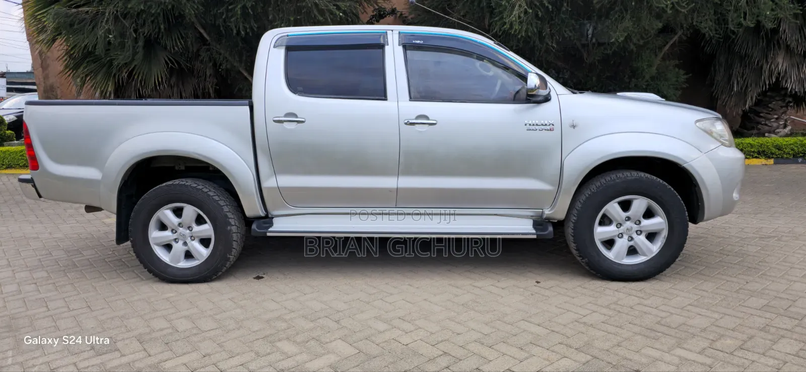 Toyota Hilux 2011 Silver
