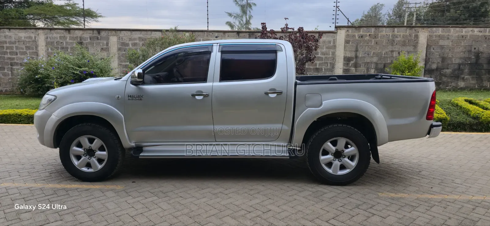 Toyota Hilux 2011 Silver