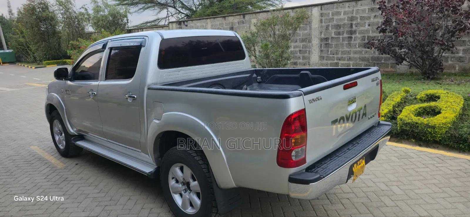 Toyota Hilux 2011 Silver